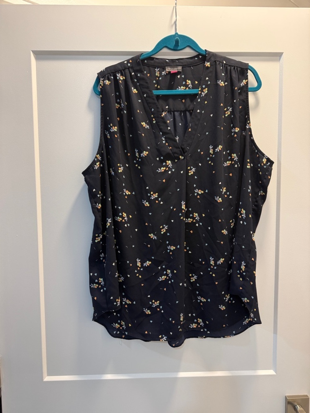 Vince Camuto Navy Sleeveless V-Neck Floral Camisole